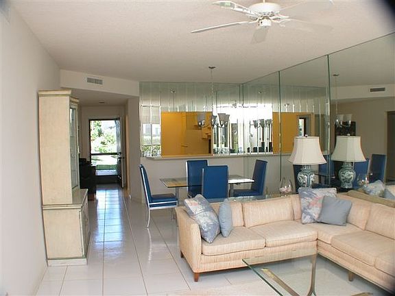 4th image of 6503 SE Williamsburg Dr APT 103