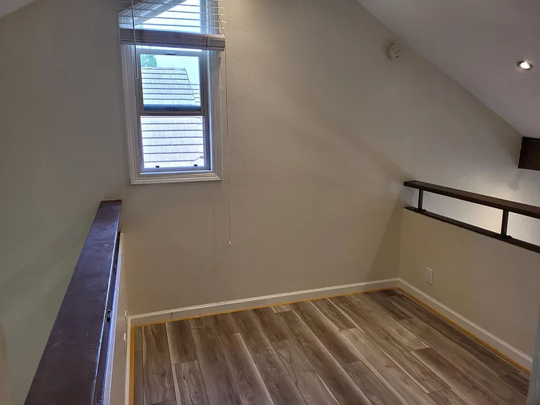 169 Lemon Grv — Photo 9