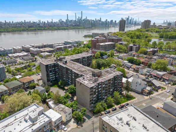 9060 Palisade Ave APT 809, North Bergen, NJ 07047