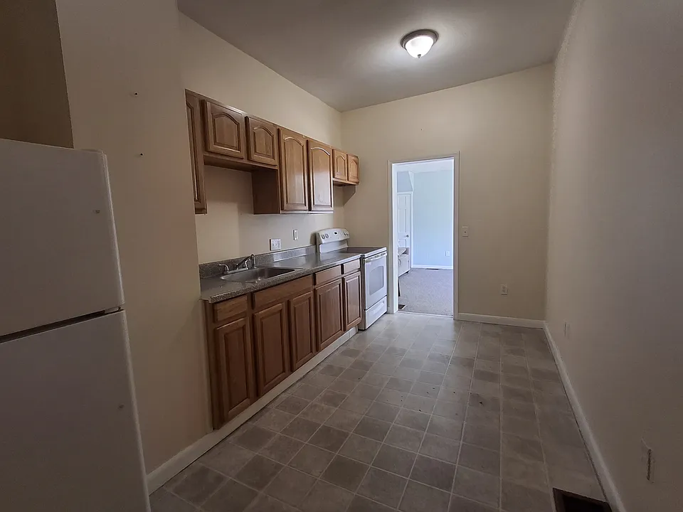 229 S Main St #4