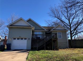 105 Cameron St, Siloam Springs, AR 72761