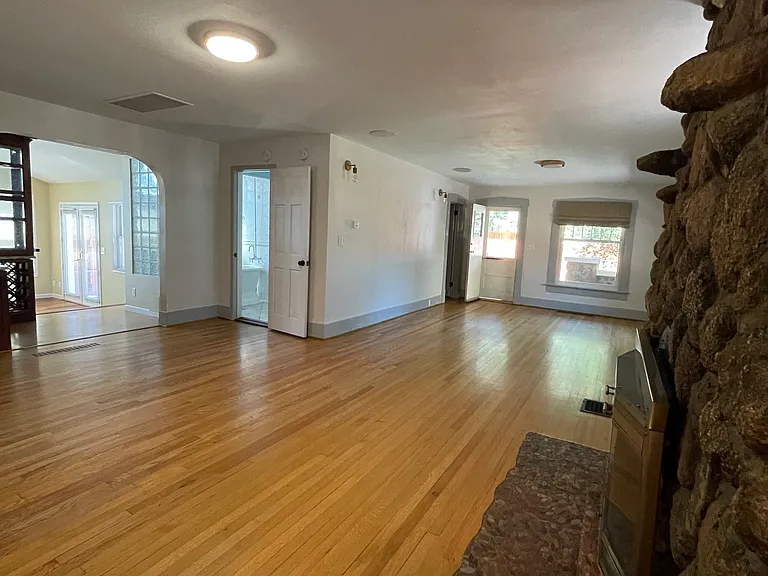 15 Wolfe Ave — Photo 36