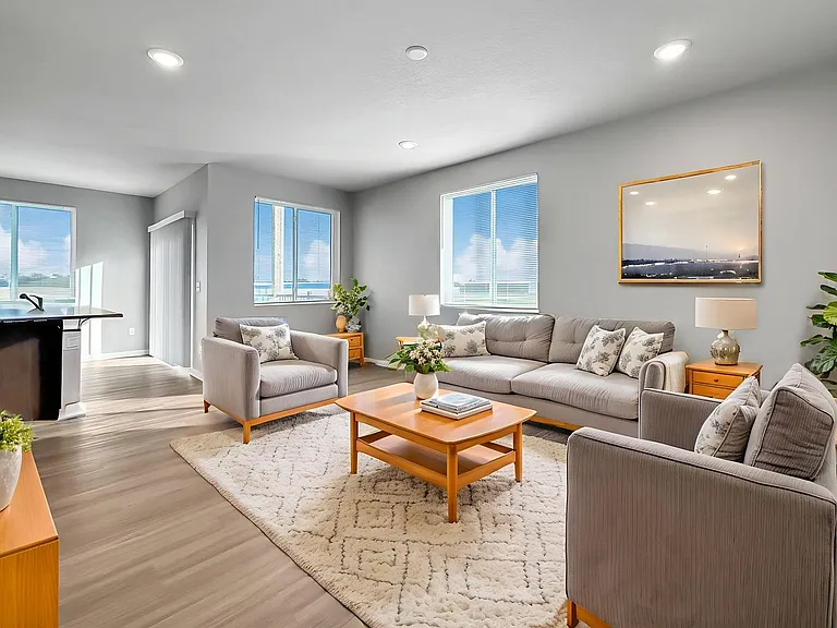 Parkside Luxury Apartments — Photo 15