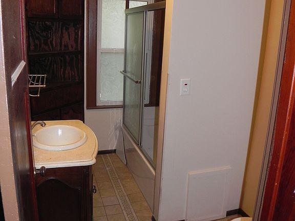 4th image of 73 E McWilliams St