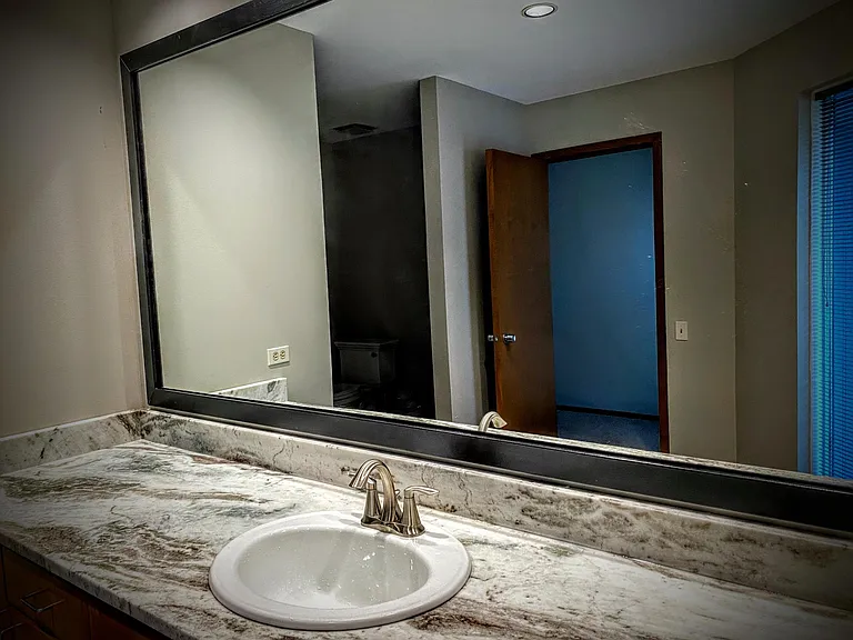 7S560 Donwood Dr E — Photo 29