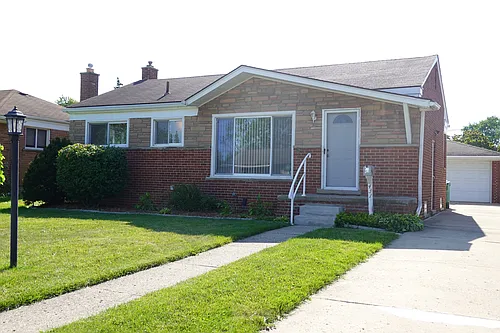 431 Helen St Photo 1