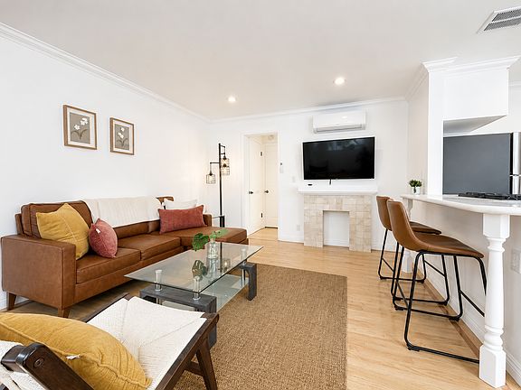3rd image of 1212 10th St #205