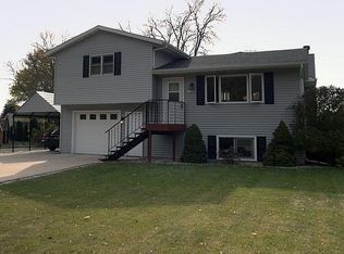 710 Evergreen Dr, Holmen, WI 54636
