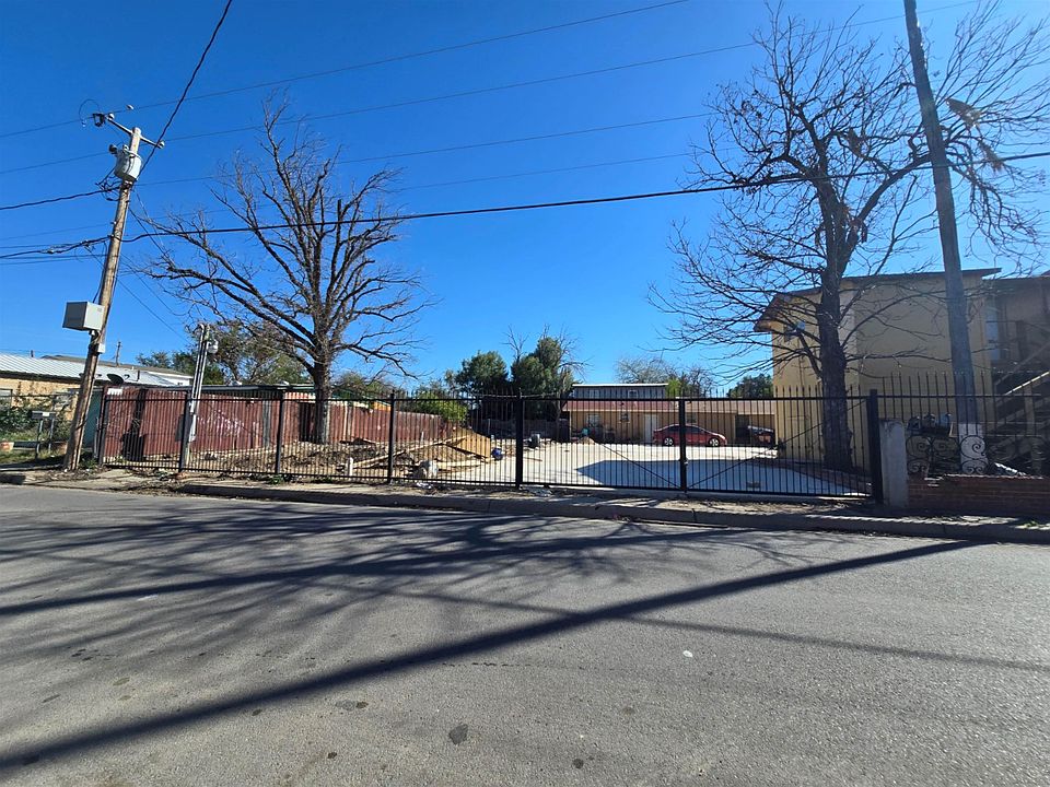 1st image of 319 Hidalgo St