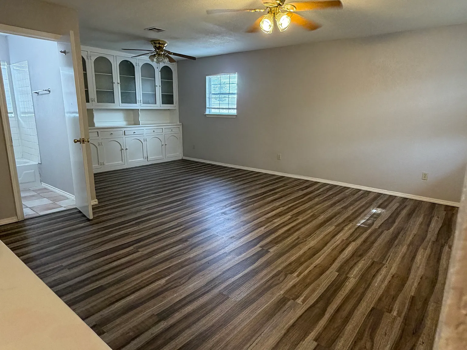 3 bed, 1252 sqft, $1,295 — Photo 4