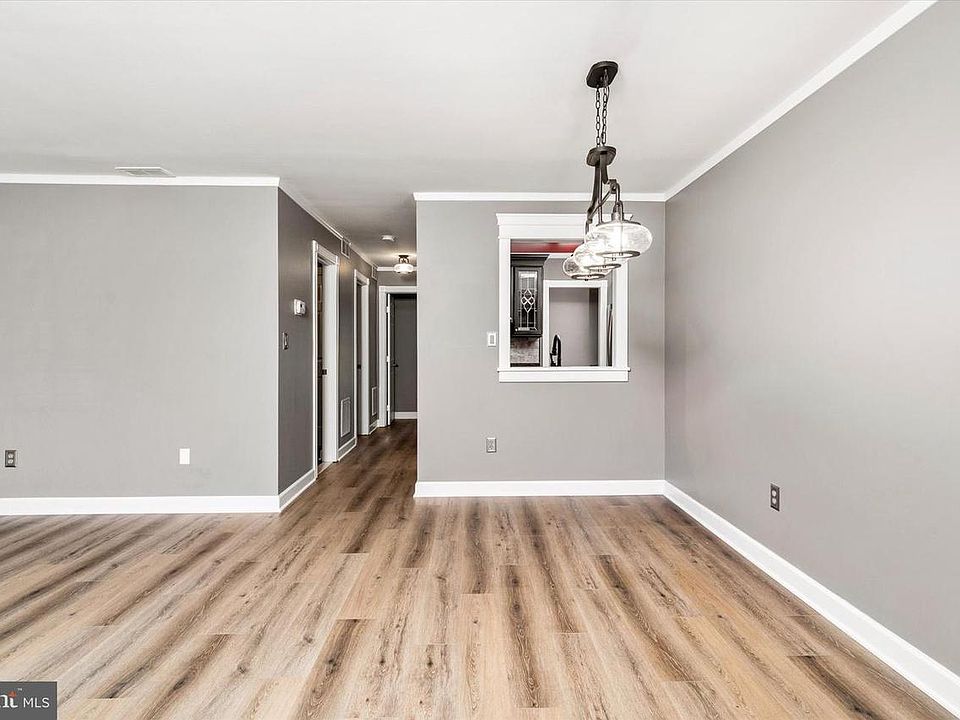 1st image of 11 Wyndham Pl