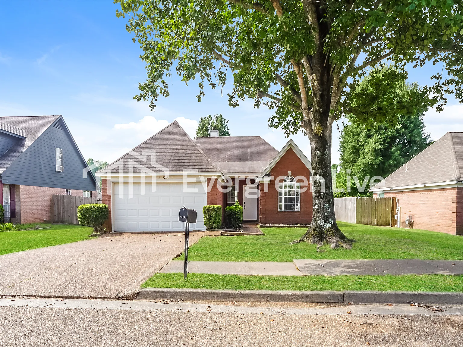 3 bed, 2.0 bath, 1270 sqft, $1,395 — Photo 1