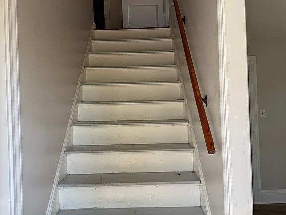 3rd image of 412 Willow St
