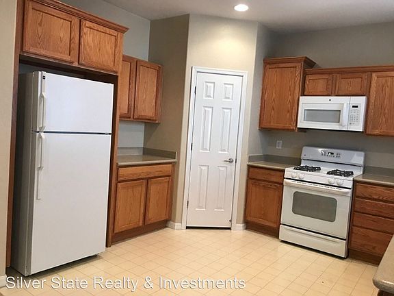 3rd image of 11828 Alava Ave