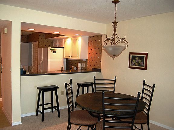 5th image of 458 Bouchelle Dr APT 204