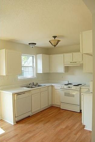 2nd image of 2602 Daffodil Dr