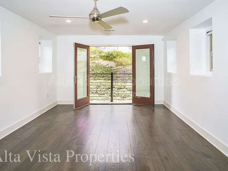 2549 Aperture Cir — Photo 29
