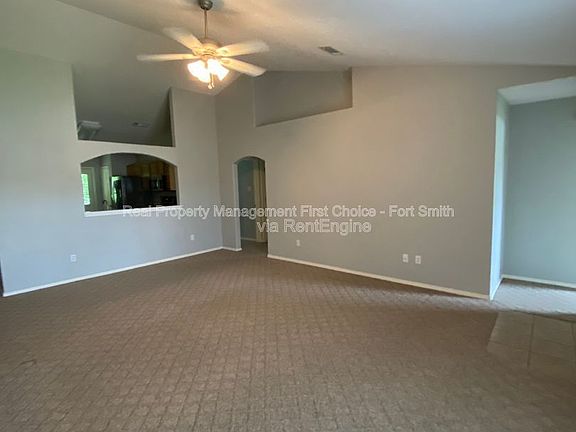3rd image of 1475 E Gate Dr