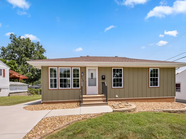 2628 Linden Pl, Saint Charles, MO 63301