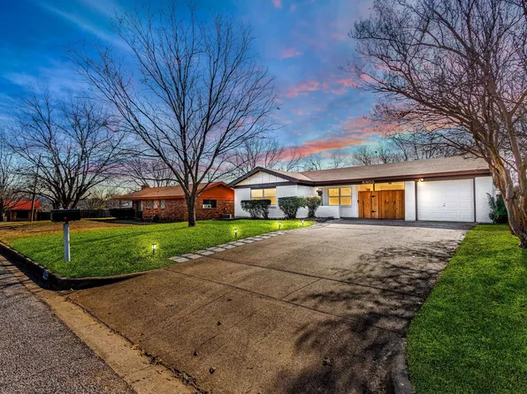 8805 Kate St, White Settlement, TX 76108