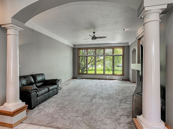 5th image of 1445 Waterford Dr