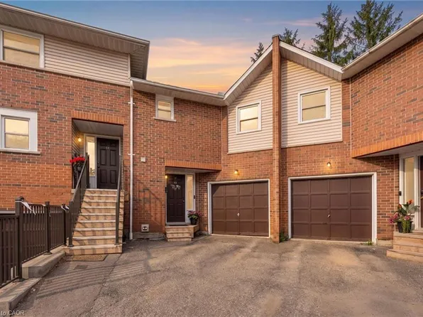 465 Beechwood Pl #12, Waterloo, ON N2T 2N8