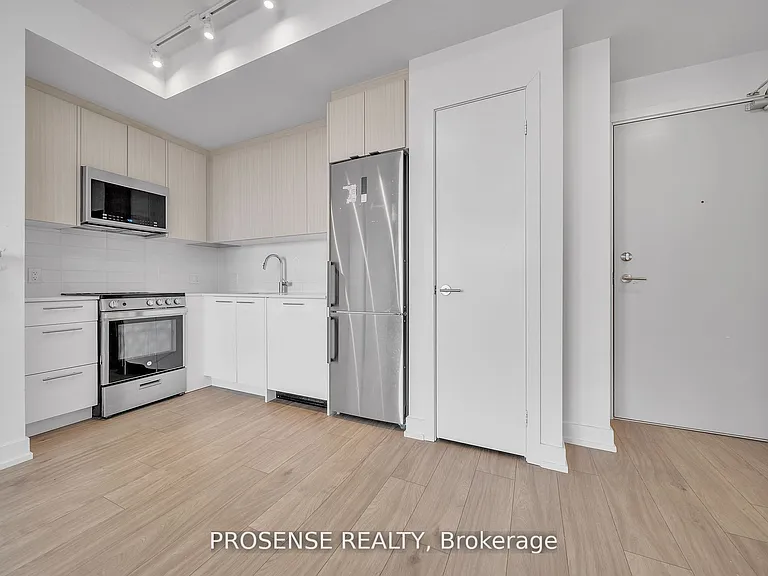 215 Veterans Dr #907 — Photo 12