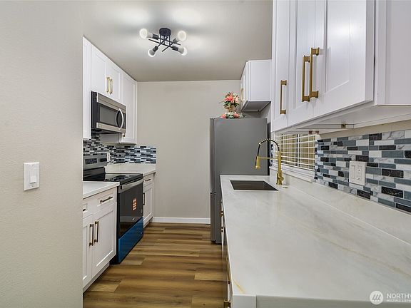 5th image of 4805 180th Street SW #F102