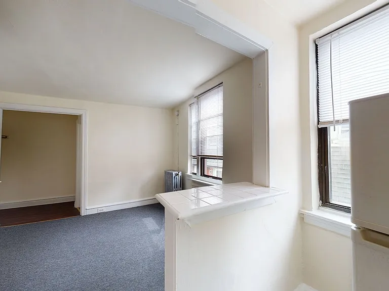 Sherwood Court Apartments — Photo 24
