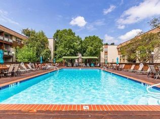 1111 River Rd APT E20, Edgewater, NJ 07020