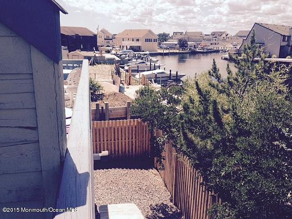 4th image of 1917 Bay Blvd APT 6