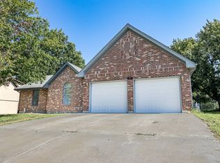 811 Kristen St, Cameron, MO 64429