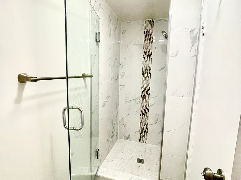 Occidental Towers Apartments — Photo 162