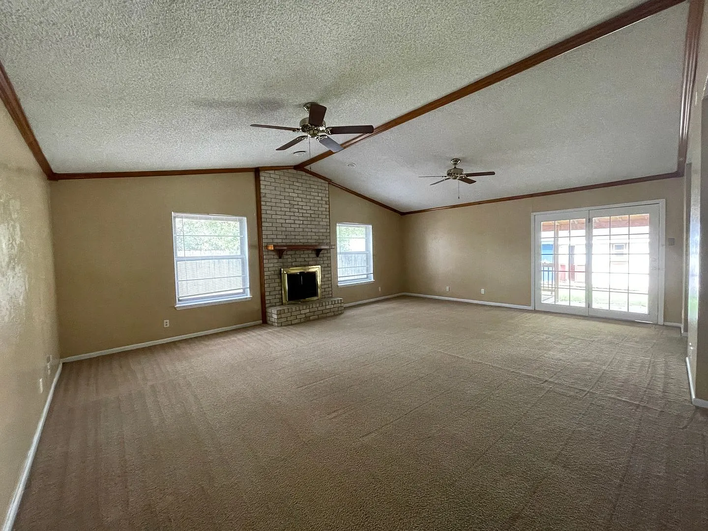 3-Bedroom House for Rent in Killeen — Photo 2