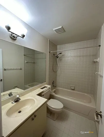 3176 Arbor Ln — Photo 2