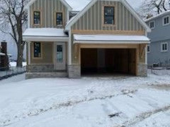 1517 Kessler Ave, Keego Harbor, MI 48320