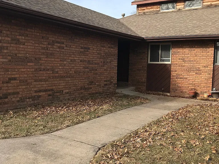 403 E Redwood St — Photo 2