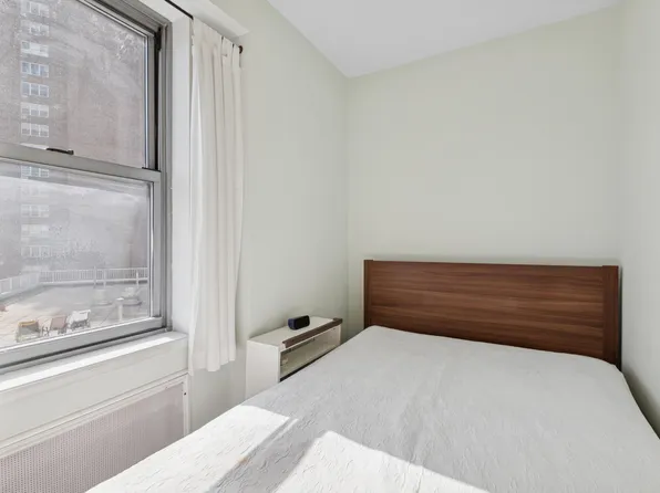 125-10 Queens Boulevard image 6 of 12