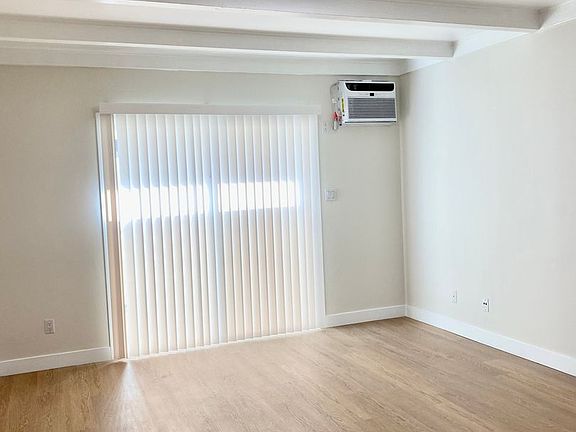 3rd image of 3710 Clarington Ave #10116