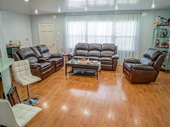 5th image of 5702 Lexington Ave