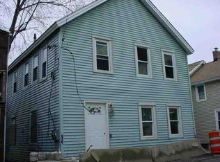 17 Miller Ln, Woonsocket, RI 02895