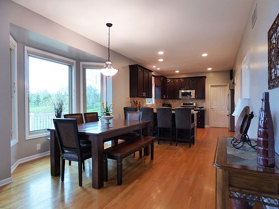 3rd image of 4850 Imperial Dr