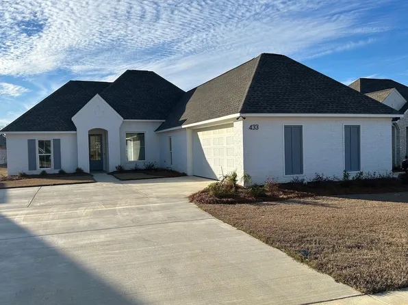 433 Aurora Cir, Canton, MS 39046