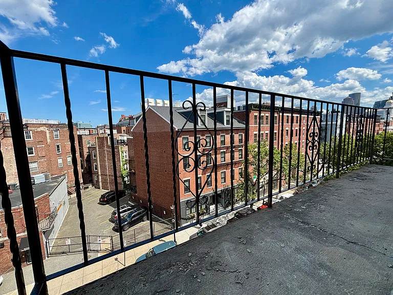 440 Hanover St #5A — Photo 9