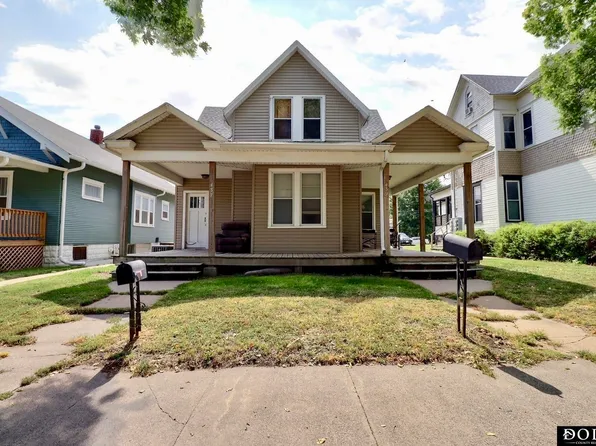 437-439 W Military Ave, Fremont, NE 68025