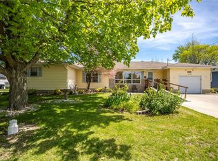 910 N Merchant St, Effingham, IL 62401