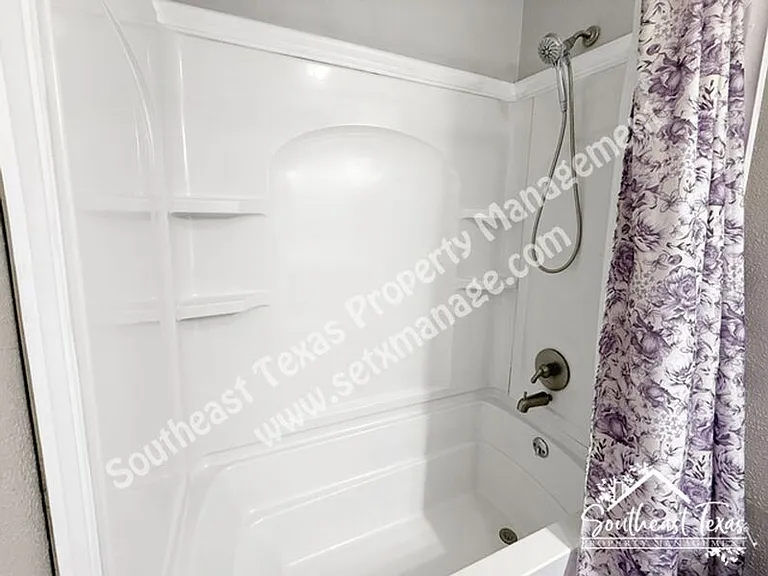 428 S 37th St — Photo 13