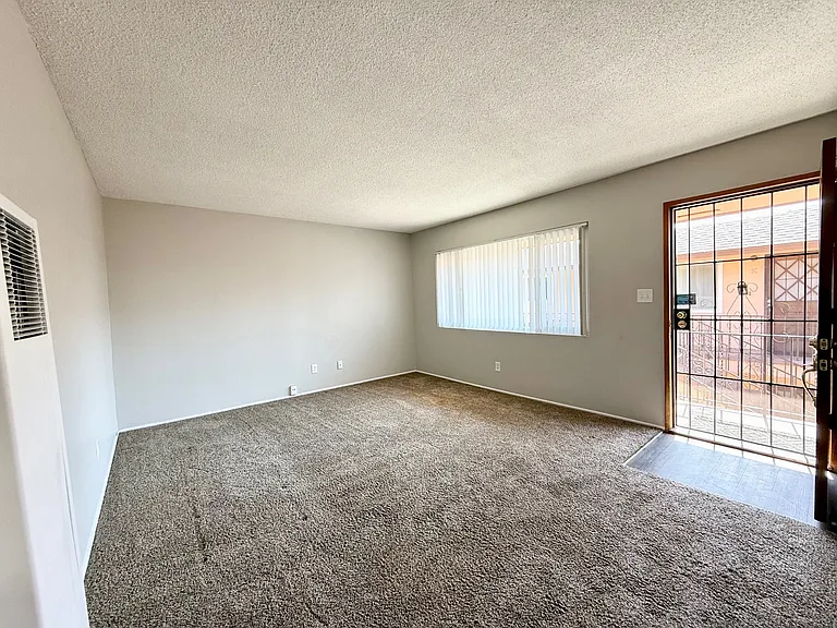 265-267 E H St #K — Photo 6