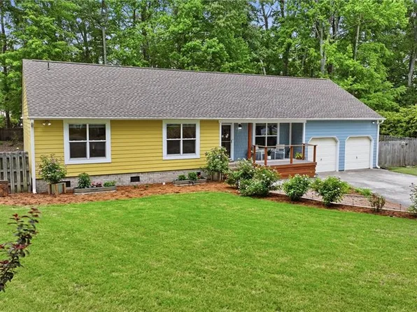 3288 Edinburgh Dr, Virginia Beach, VA 23452