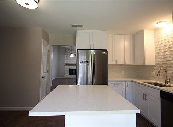 4th image of 1604 Cripple Creek Dr